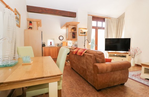 Ings Cottage | TOPIARY COTTAGE, with a garden in Ings