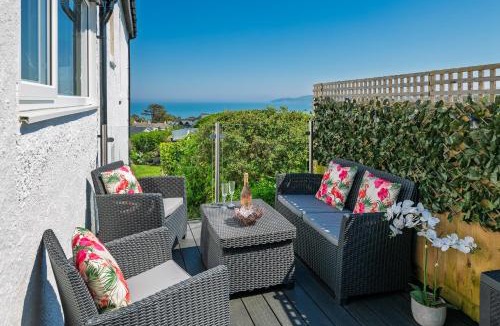 Benllech House | Traeth Arian Cottage