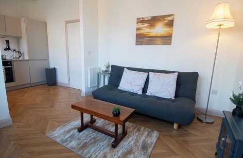 Harrogate City Centre Apartment | Train Station View - Mondern Flat convient for Harrogate Historical Town Center