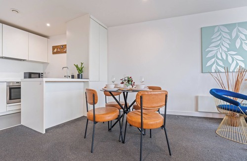 Theatreland Birmingham Apartment | Tranquil 2-bedroom apartment in welcoming Birmingham neighborhood