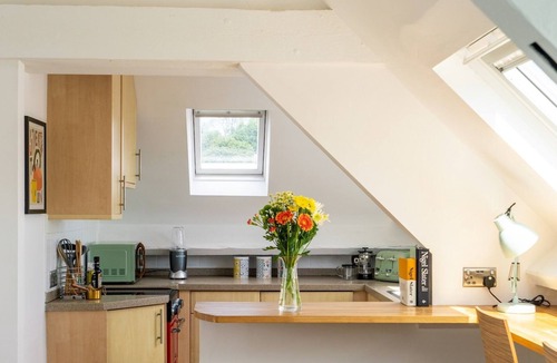 Avening Apartment | Tranquil & cosy apartment in centre of Avening - Pass the Keys