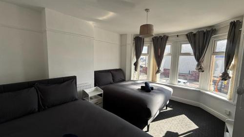 Leckwith Apartment | Tranquil Hideaway with Hot Tub and Pool Table