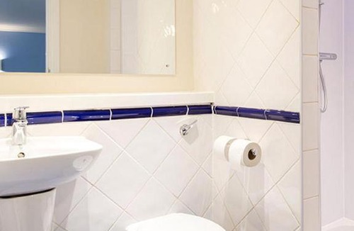Perth Hotel | Travelodge Perth A9