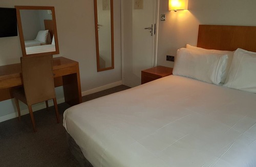 Bloxwich Hotel | Tri-star Hotel