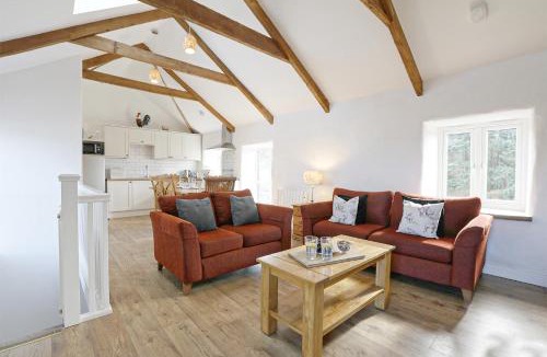 Mount Hawke House | Trotters barn conversion on edge of Mount Hawke