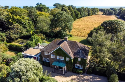 Icklesham House | Truncheons - Five Bedroom House, Sleeps 10