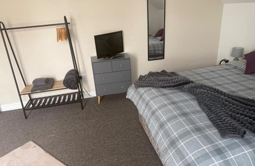 Antrim Apartment | Trustee guest accommodation with Breakfast