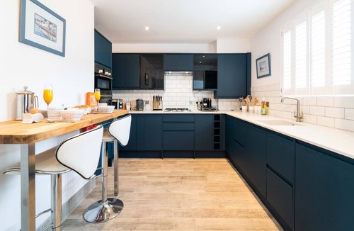 Lelant House | Turnstones - On-Site Parking - Outside Area - Sleeps 10
