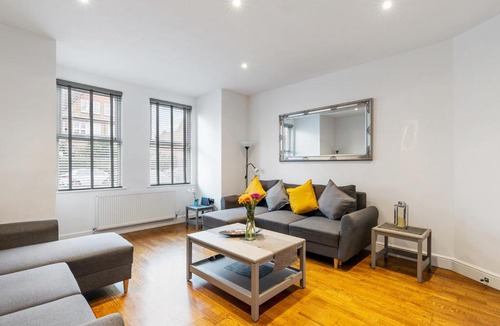 Bush Hill Park Apartment | Two Bed Flat in Bush Hill Park