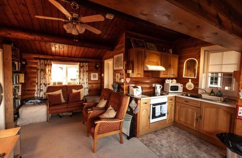 Bronaber Cabin | Two Bed Log Cabin in the Mountains
