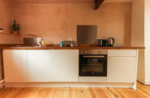 Bristol Floating Harbour House | Two Bedroom Flat on Christmas Steps