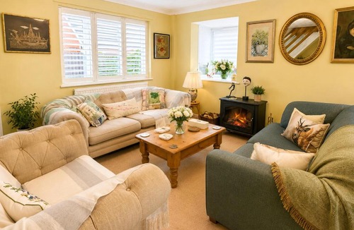 New Forest District House | Two Ducks Cottage by NewFo dot Rest