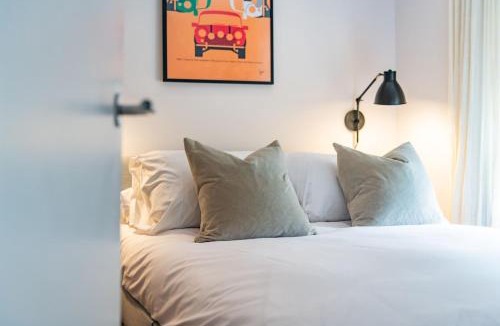 Deal House | Two Rows Back by Keepers Cottages