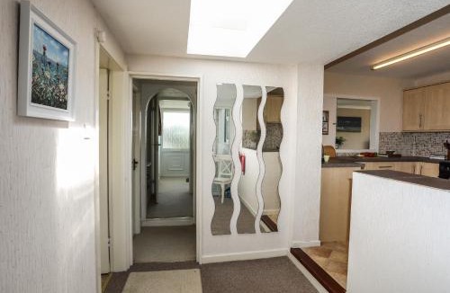 Benllech House | Ty Bedw