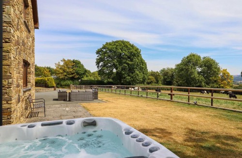 Caersws House | Ty Berllan