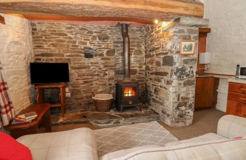 Llanybydder House | Ty Tarw