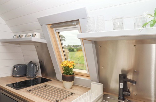 Totnes Cottage | Under Oak Pod