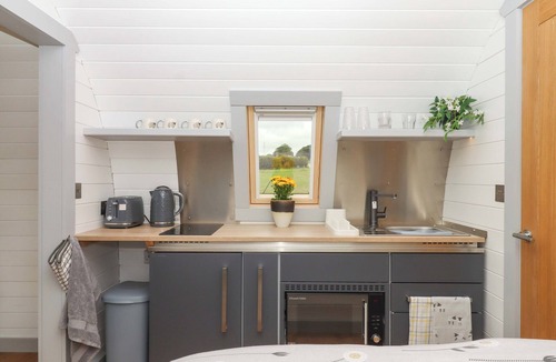 Totnes Cottage | Under Oak Pod