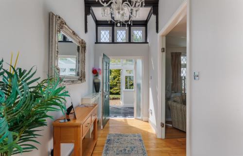 Niton House | Undercliff View - St Lawrence Retreat