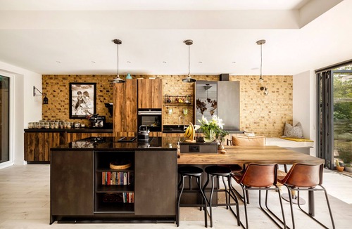 North Kensington House | Unique Space, Sunny, Modern Design, 10 min to Portobello Rd