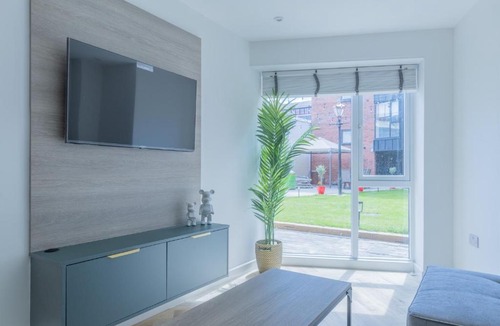 Sheffield Apartment | Unit 4 Sunlit 1-BR Flat, Sleeps 3, Near bramall Lane, Unlimited Wi-Fi, Secure Parking