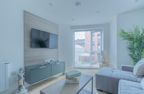 Sheffield Apartment | Unit 4 Sunlit 1-BR Flat, Sleeps 3, Near bramall Lane, Unlimited Wi-Fi, Secure Parking