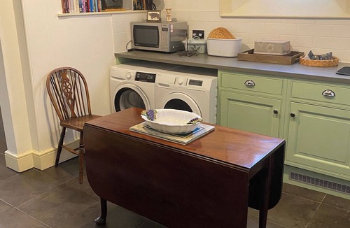 Uphill Cottage | UPHILL MANOR, family friendly, with open fire in Weston-Super-Mare