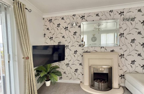Kingsbridge Apartment | Upper Deck 2 Bedroom Apartment with Parking & Balcony
