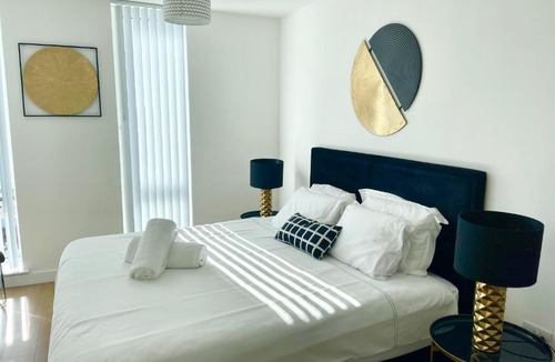 Bracknell Apartment | Urban Gateway Spacious Apartment with free parking
