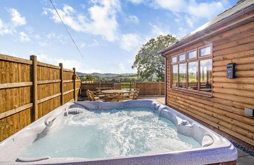 Llandrindod Wells Ski Chalet | Valley View Lodge Pet
