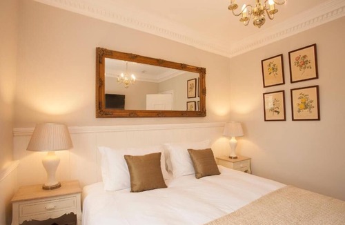 Stow-on-the-Wold House | Victoria House Stow