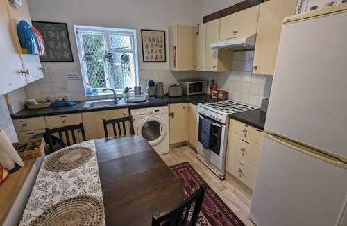 St. Mary's Park Apartment | Victorian Battersea Terrace Garden Flat