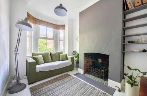 Reading House | Victorian Terrace near Uni sleeps 6 Garden