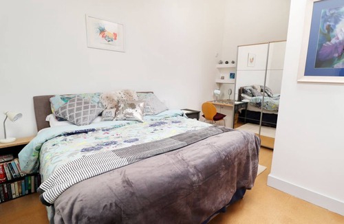 Okehampton Cabin | View The Gallery - Cozy Retreat