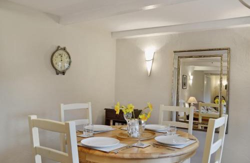 Catfield House | Violet Cottage