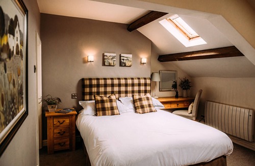 Clitheroe Hotel | Waddington Arms