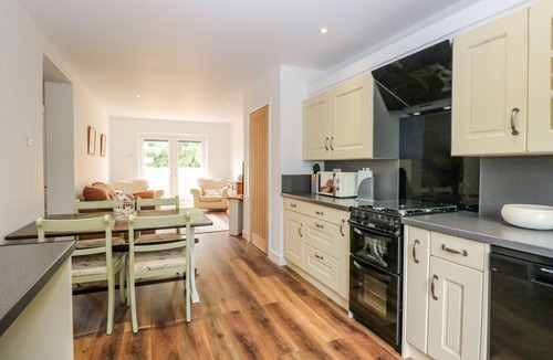 Attleborough Cottage | WALNUT SHADE, with a garden in Old Buckenham
