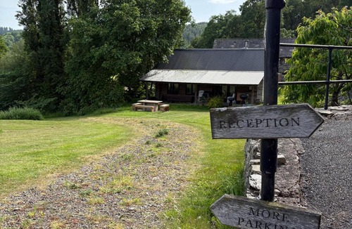 Presteigne House | Walnut Tree Lodge WITH hot tub