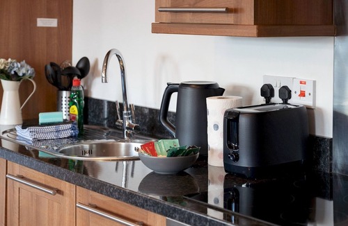 Lacey Green Apartment | Walters Ash Hideaway Flat - Pass the Keys