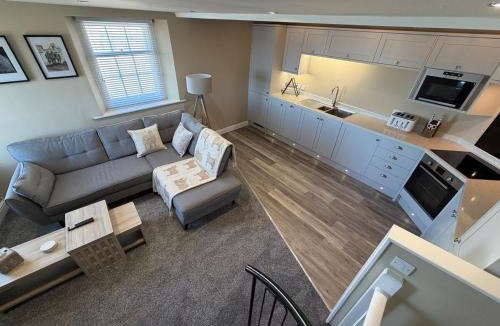 Whitehaven Apartment | Waterfront Duplex Right on the Harbour 1BR