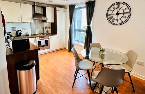 Newhaven Apartment | Waters View