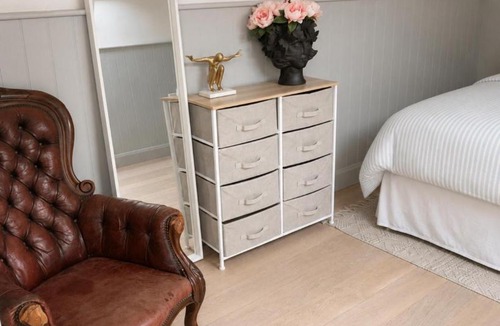 Richmond-upon-Thames Apartment | Waterside studio on River Thames