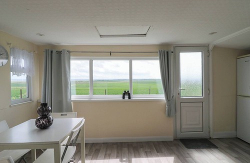 Leysdown-on-Sea Cottage | Watersmeet - 85 @ Park Avenue Holiday Village