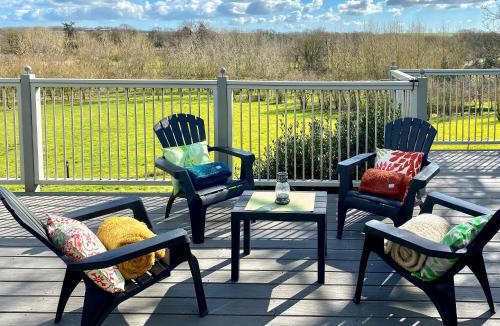 Tiverton House | Wattles-E4527