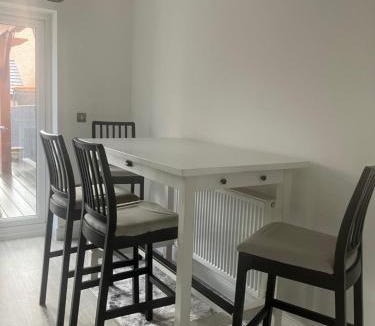 Orgreave House | Waverley 3-Bed Springfields House