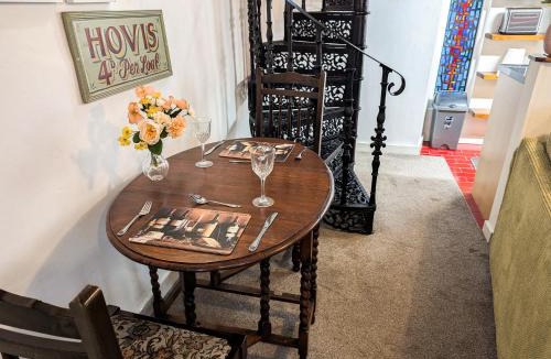 Paignton House | Wee Cottage