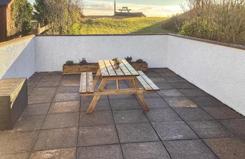 Tain House | Wee Shore Walk