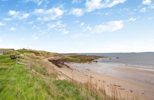 Tain House | Wee Shore Walk