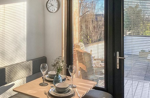 Tain House | Wee Shore Walk