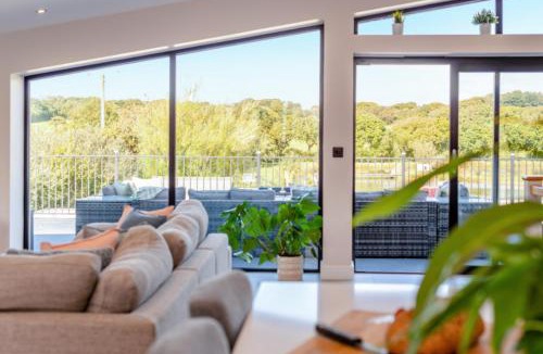Pancrasweek House | Weekstone Lakes Barn